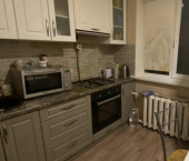 3-комн, 57кв м, этаж 1/5 ул имени газеты Правда, 35