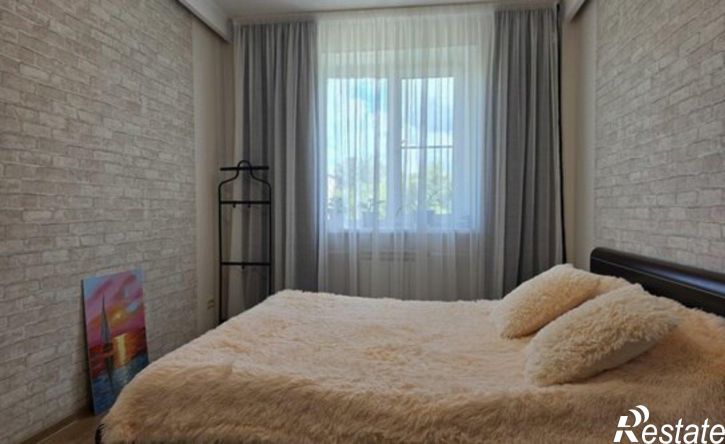 3-комн квартира улица Карпенко, 15А,  д. 15А