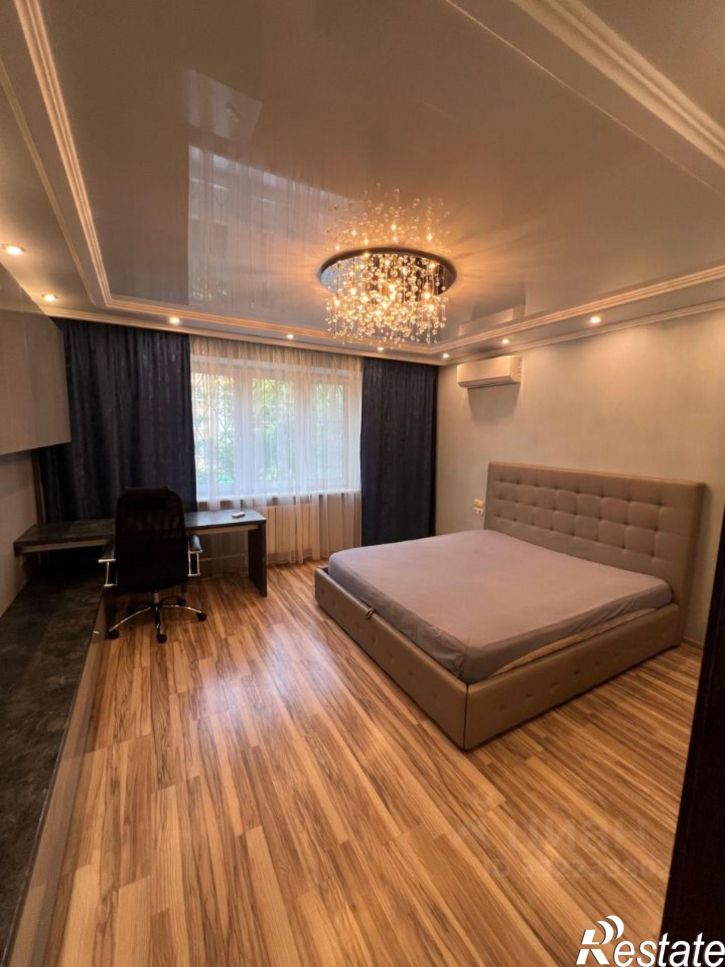 4-комн квартира Челябинск, улица Труда, 30