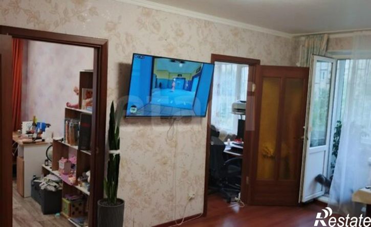 4-комн квартира Златоуст, 3-й микрорайон проспекта имени Ю.А. Гагарина, 6