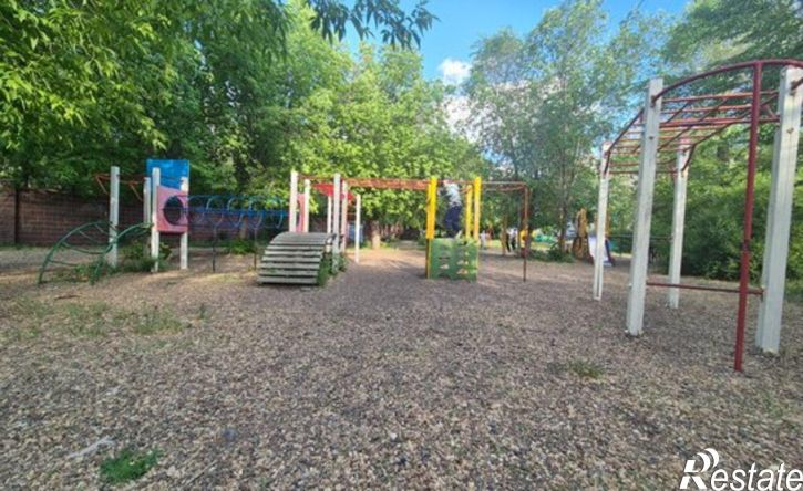 2-комн квартира Магнитогорск, Первомайская улица, 8