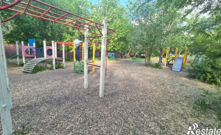 2-комн квартира Магнитогорск, Первомайская улица, 8