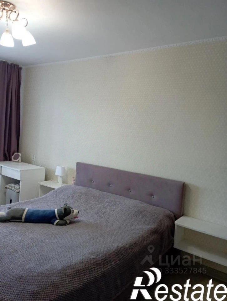 3-комн квартира улица Карпенко, 17Б,  д. 17Б